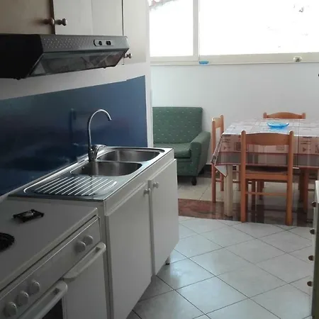 Casa Vacanze Marconi Apartment *